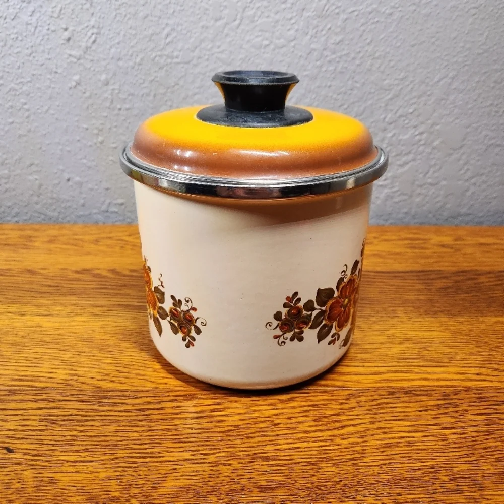 Vintage Floral Enamel pot with Lid